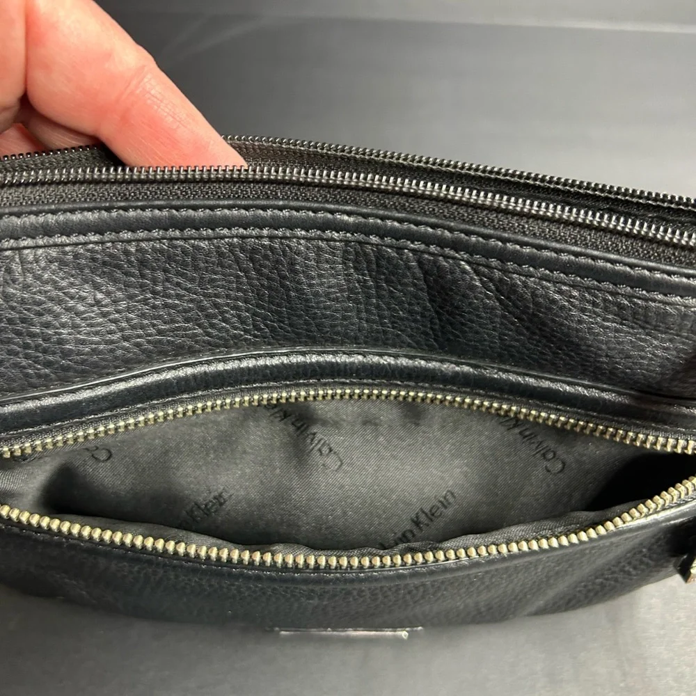 Calvin Klein Black Pebbled‎ Crossbody Bag, faux leather
